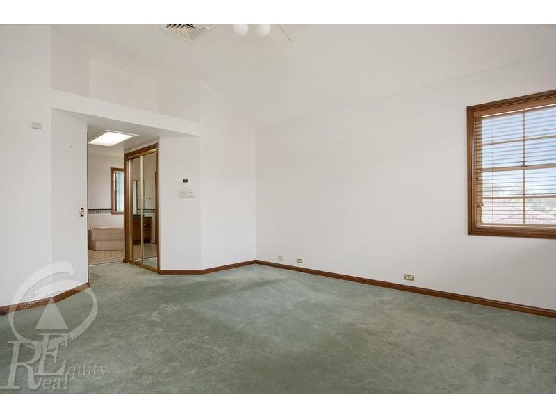 29 Charlton Avenue, Chipping Norton NSW 2170