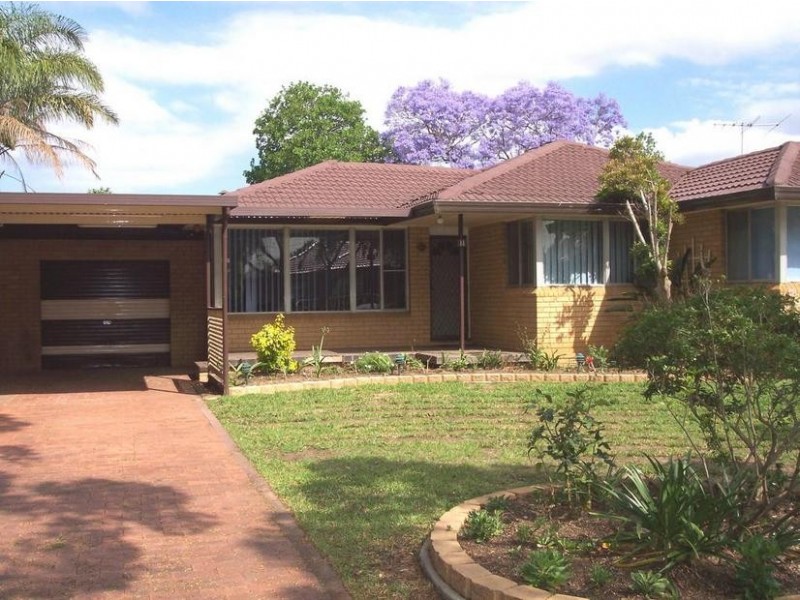 11 Longstaff Avenue, Chipping Norton NSW 2170