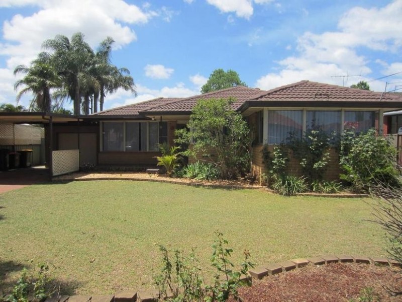 11 Longstaff Avenue, Chipping Norton NSW 2170