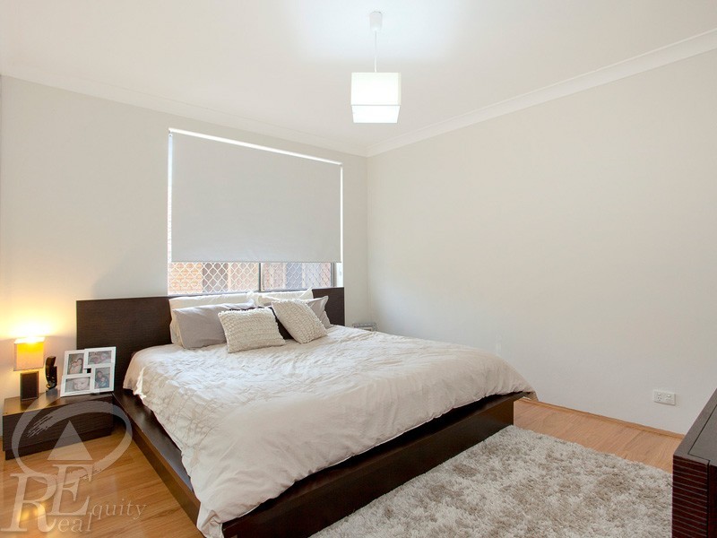 2/5 Mead Drive, Chipping Norton NSW 2170