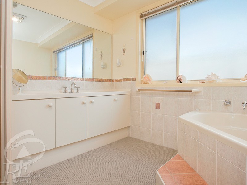 104 Riverside Road, Chipping Norton NSW 2170