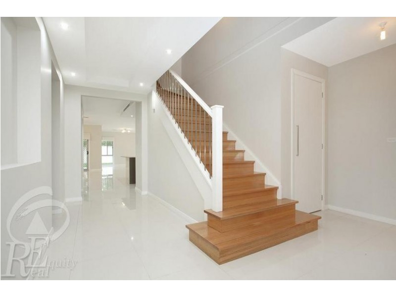 14 Shoreham Crescent, Chipping Norton NSW 2170