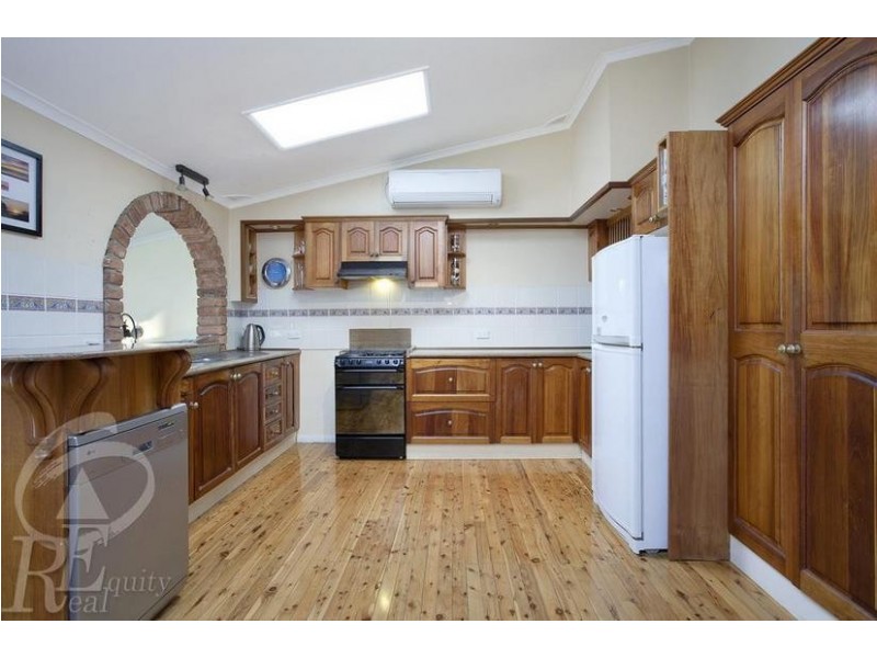 31 Elouera Crescent, Moorebank NSW 2170