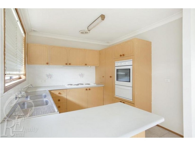 52 Bungarra Crescent, Chipping Norton NSW 2170