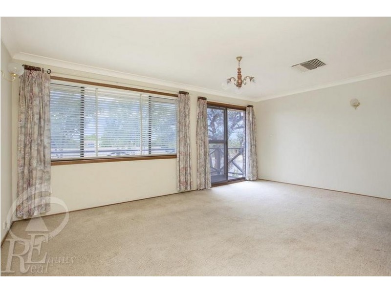 52 Bungarra Crescent, Chipping Norton NSW 2170