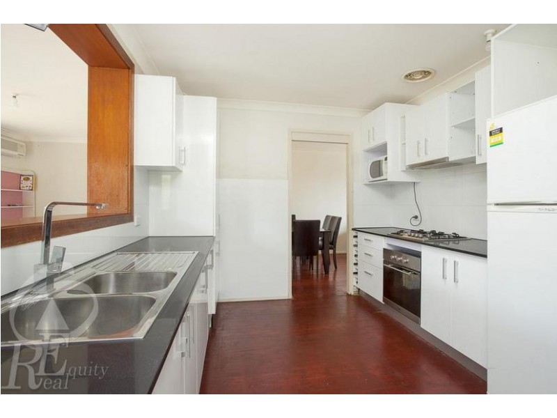 39 Bangalow Avenue, Chipping Norton NSW 2170