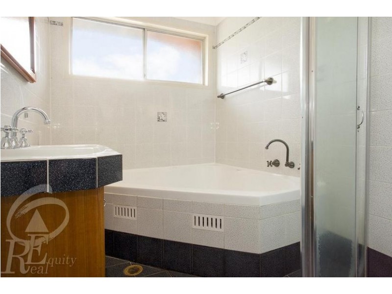39 Bangalow Avenue, Chipping Norton NSW 2170