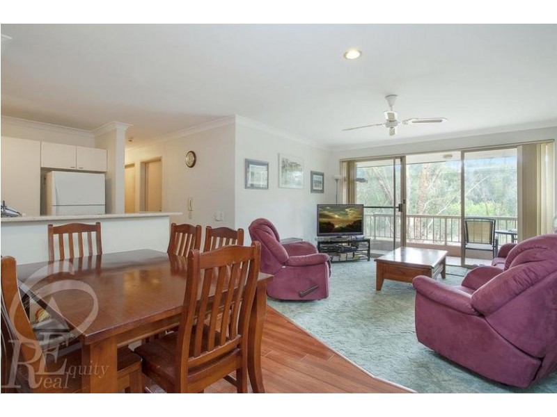 23/4 Mead Drive, Chipping Norton NSW 2170