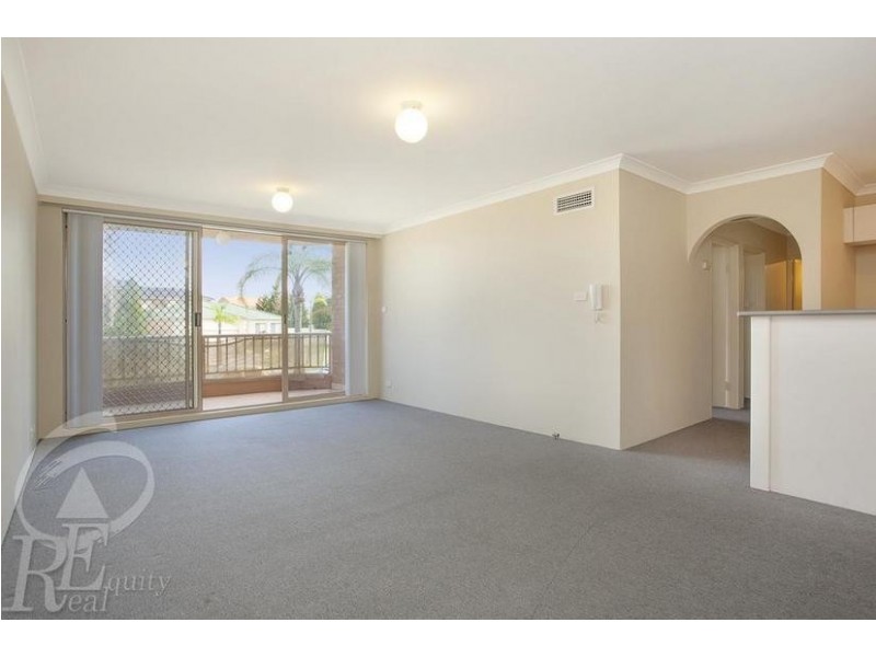 4/12 Frank Oliveri Drive, Chipping Norton NSW 2170