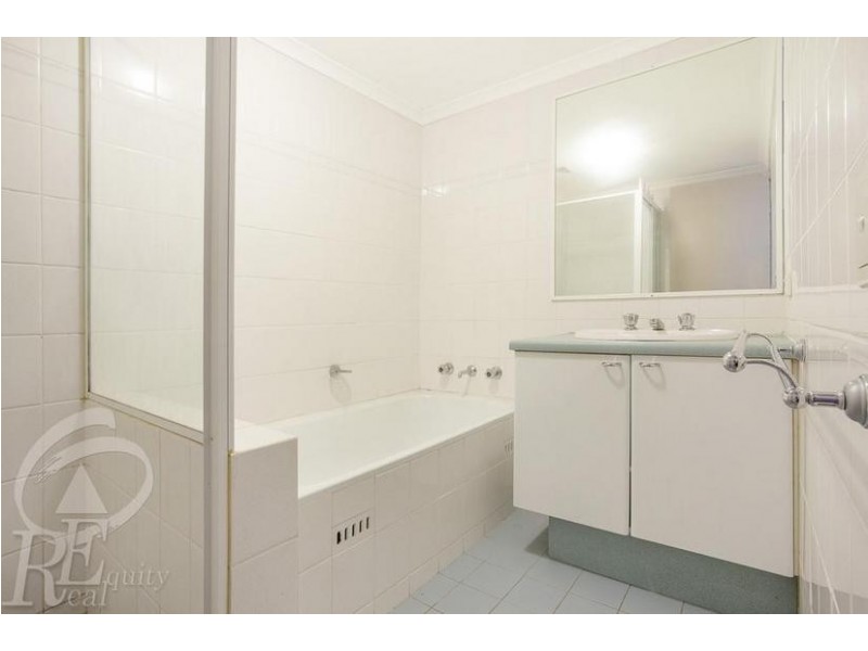 14/4 Mead Drive, Chipping Norton NSW 2170