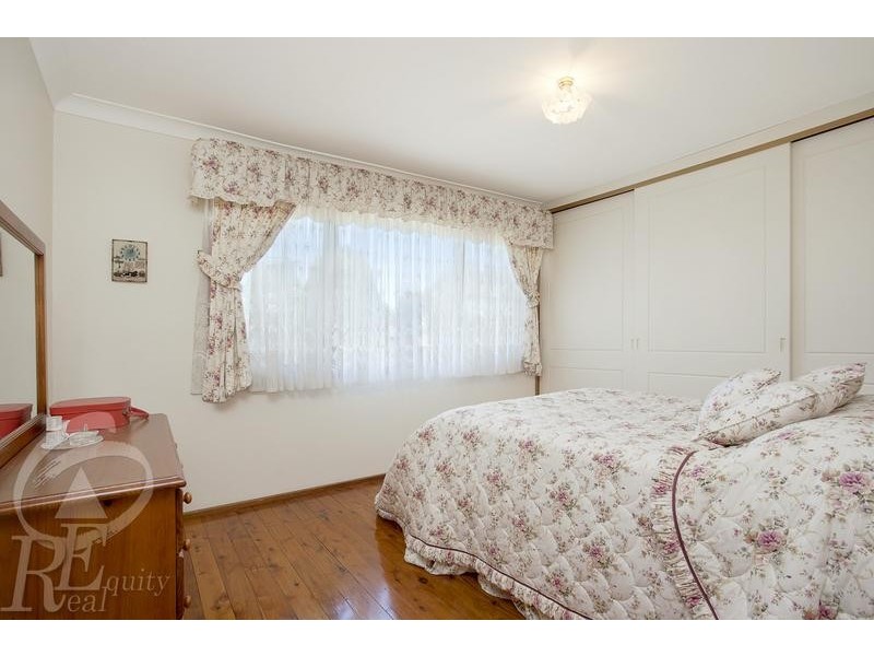 4 Bungarra Crescent, Chipping Norton NSW 2170