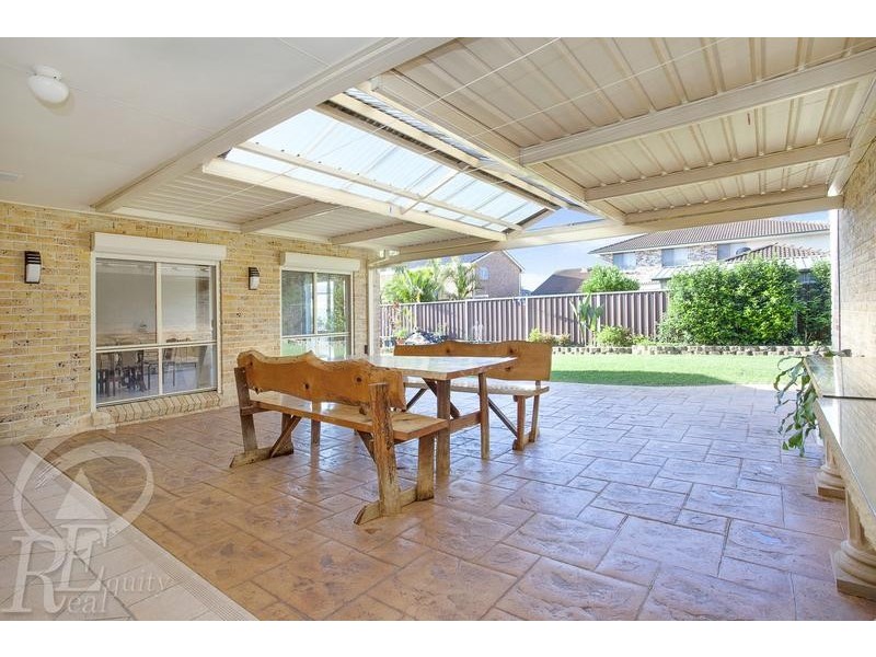15 Shoreham Crescent, Chipping Norton NSW 2170