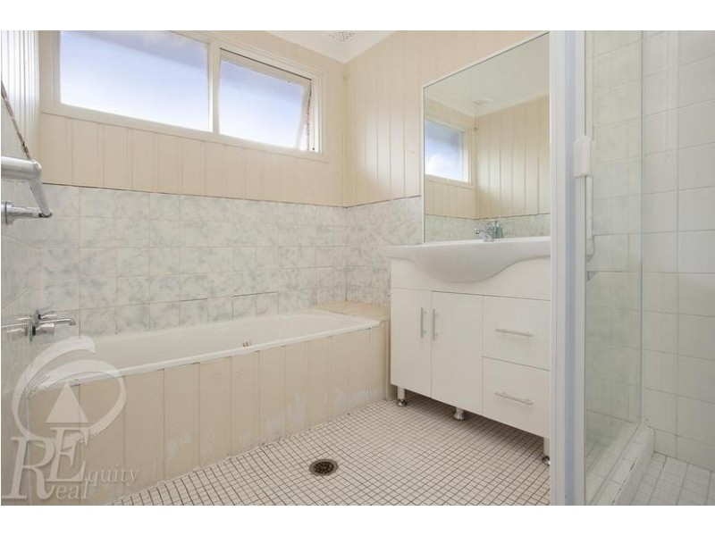 24 Balanada Avenue, Chipping Norton NSW 2170