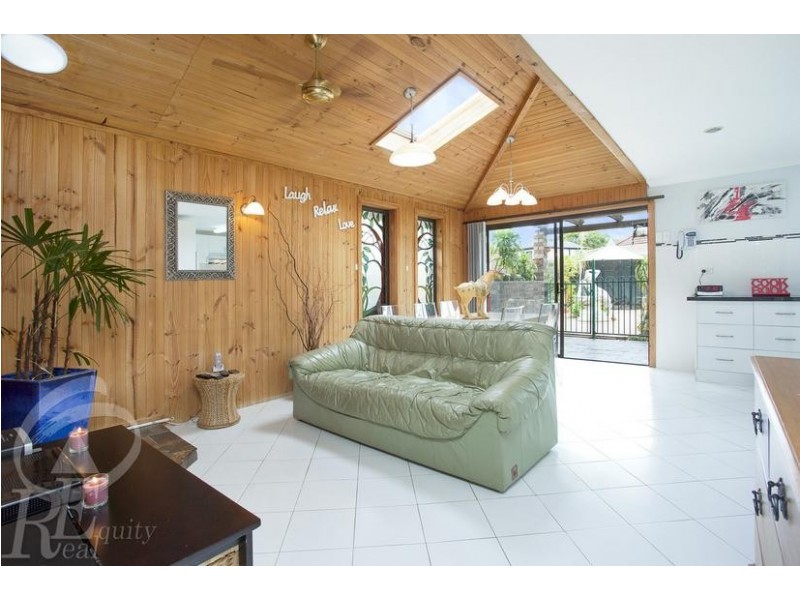 5 Dalby Place, Chipping Norton NSW 2170