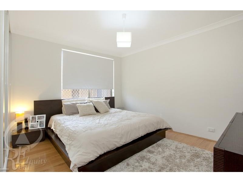 2/5 Mead Drive, Chipping Norton NSW 2170