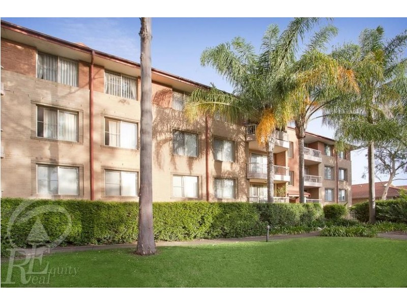 2/5 Mead Drive, Chipping Norton NSW 2170