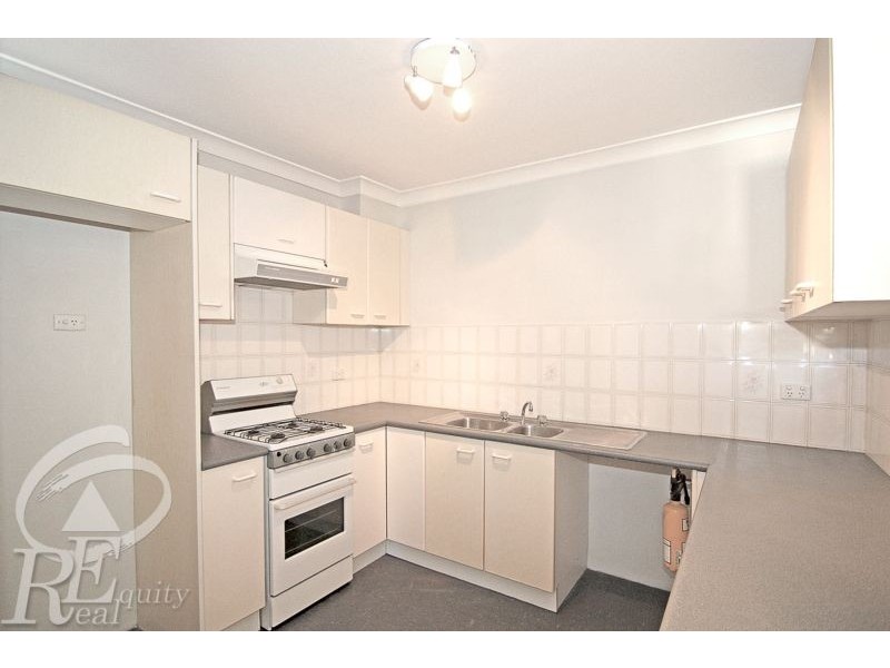 4/14 Frank Oliveri Drive, Chipping Norton NSW 2170