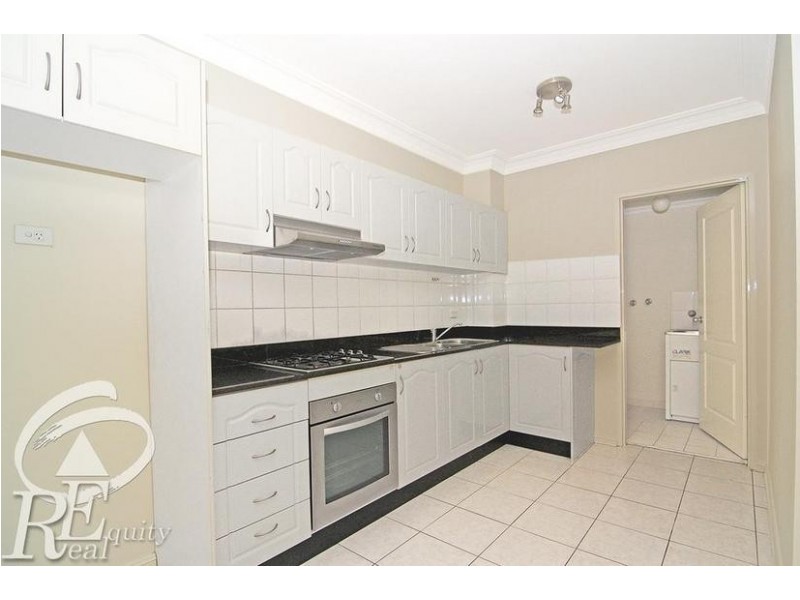 5/2 The Crescent, Fairfield NSW 2165