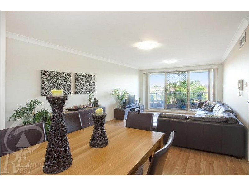 12/12 Frank Oliveri Drive, Chipping Norton NSW 2170