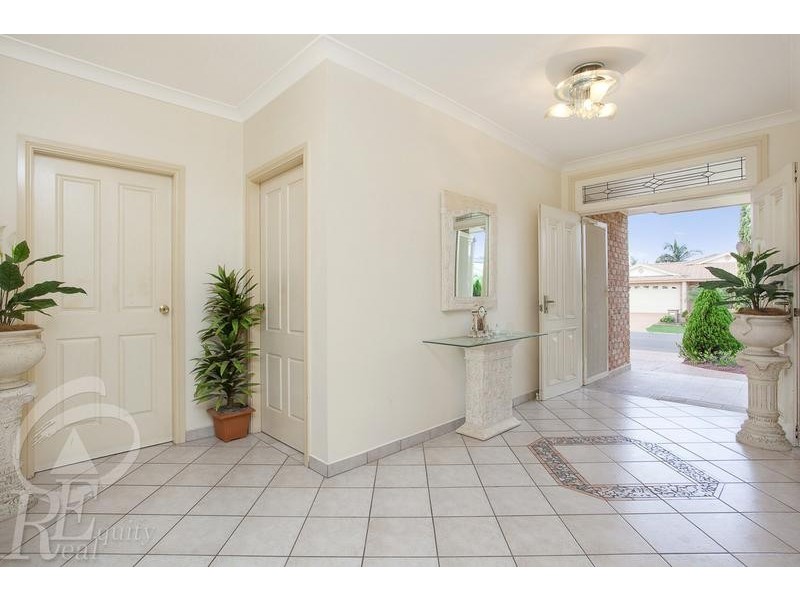 8 Clipper Close, Chipping Norton NSW 2170