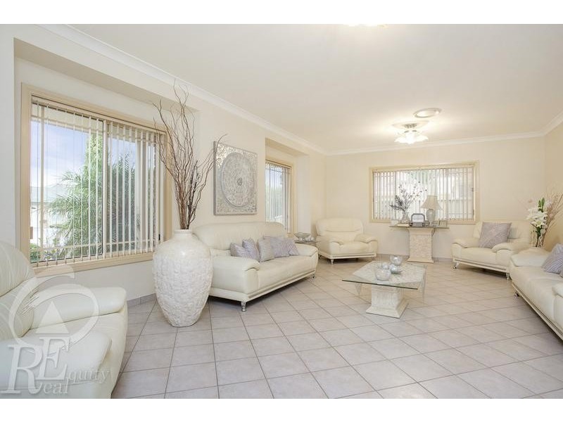 8 Clipper Close, Chipping Norton NSW 2170