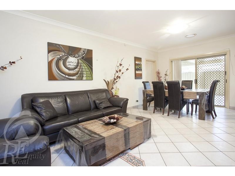 8 Clipper Close, Chipping Norton NSW 2170