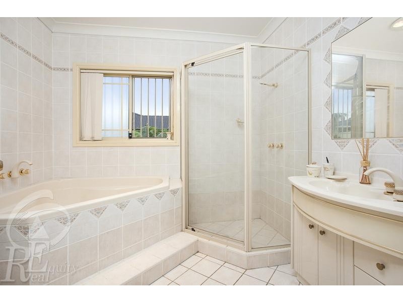 8 Clipper Close, Chipping Norton NSW 2170