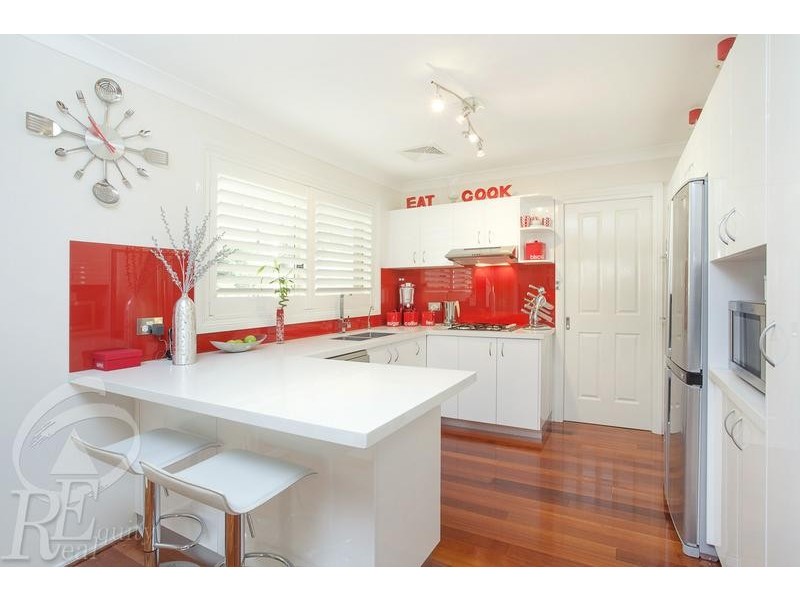 4 Valleyfield Court, Wattle Grove NSW 2173