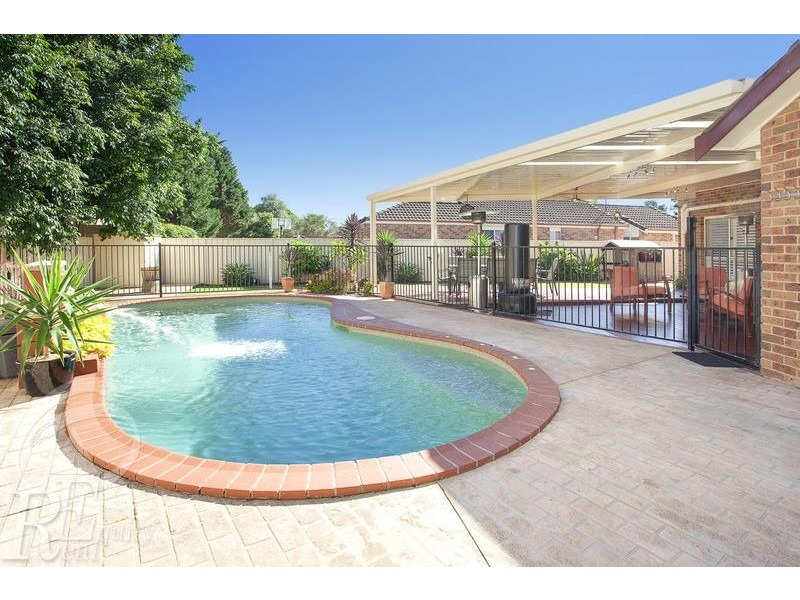 4 Valleyfield Court, Wattle Grove NSW 2173