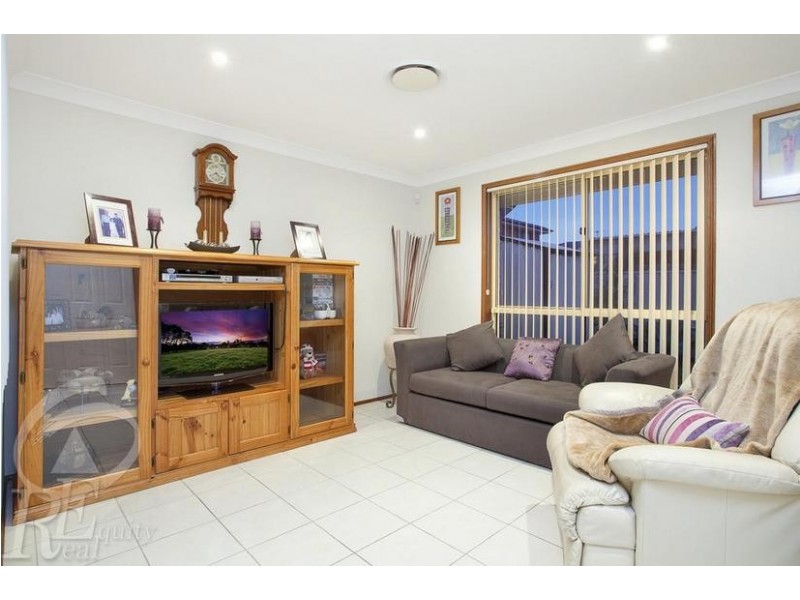 17 Beachcomber Place, Chipping Norton NSW 2170