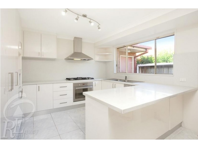 26 Paroo Court, Wattle Grove NSW 2173