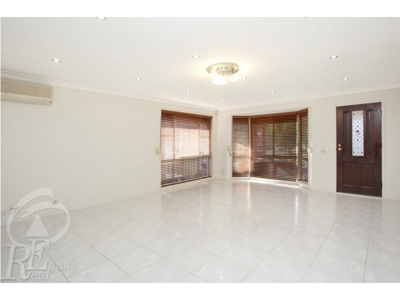 26 Paroo Court, Wattle Grove NSW 2173