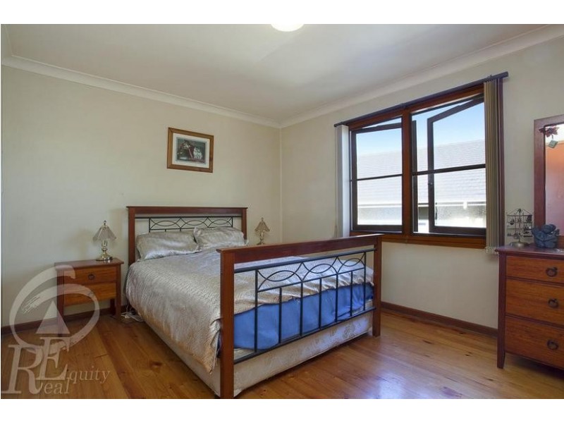 4 Topin Place, Moorebank NSW 2170