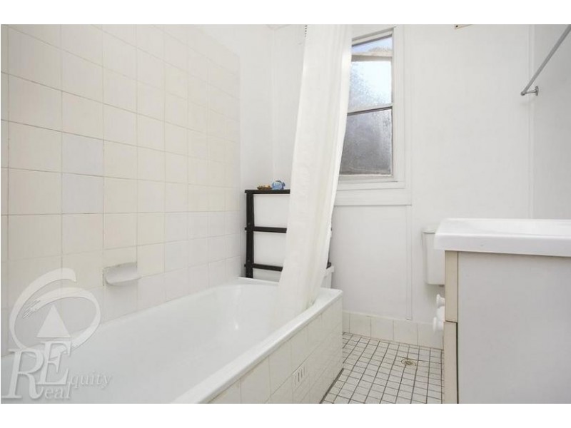 4 Topin Place, Moorebank NSW 2170