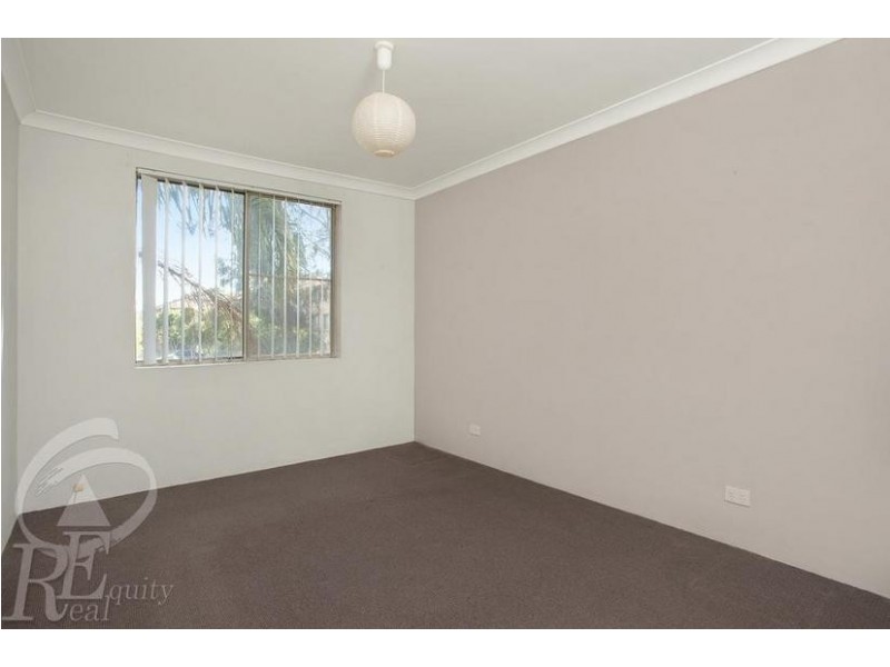 8/5 Mead Drive, Chipping Norton NSW 2170