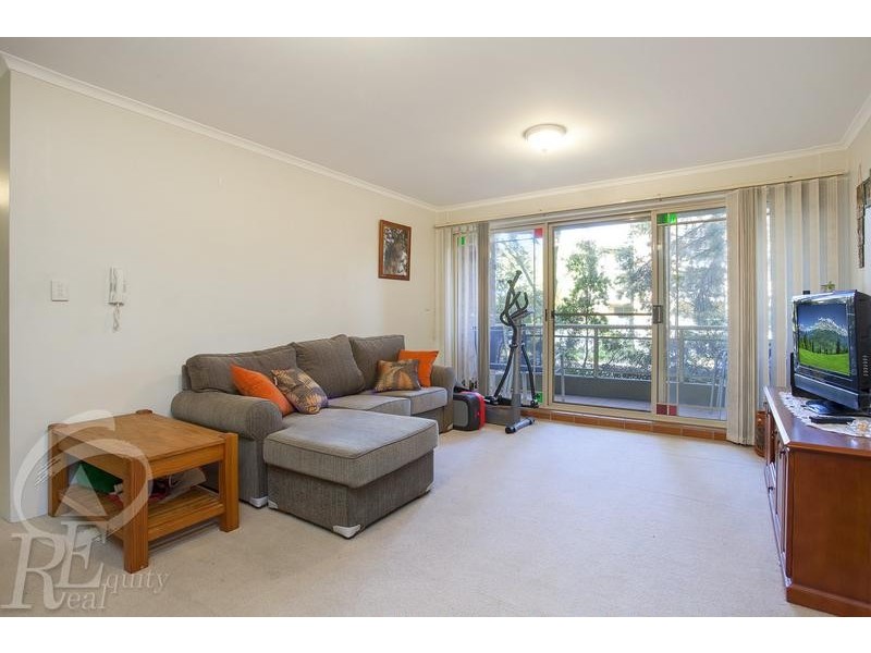 3/6 Mead Drive, Chipping Norton NSW 2170