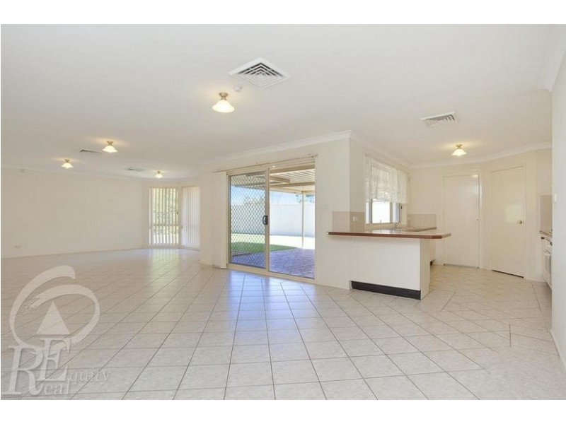 11 Brigantine Street, Chipping Norton NSW 2170