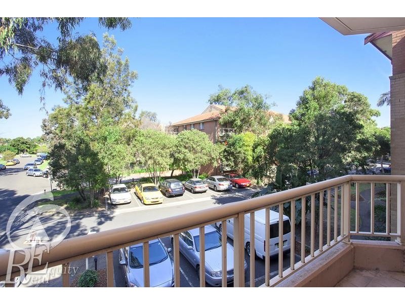 32/4 Mead Drive, Chipping Norton NSW 2170