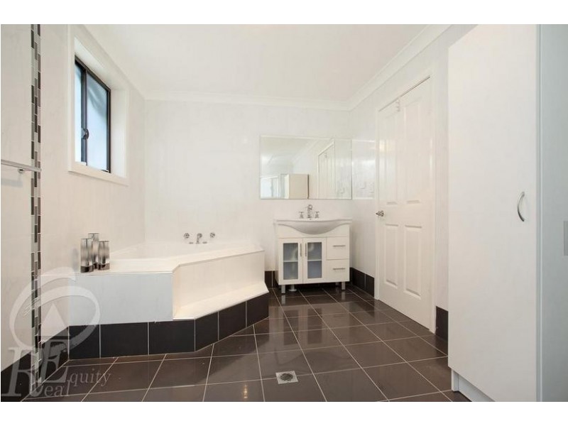 1/10 Light Horse Parade, Holsworthy NSW 2173