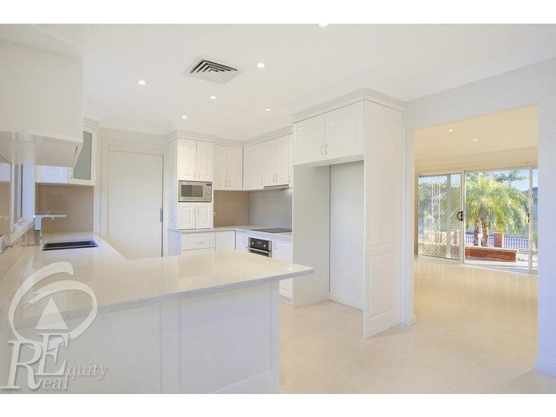 2 Woongarra Crescent, Chipping Norton NSW 2170