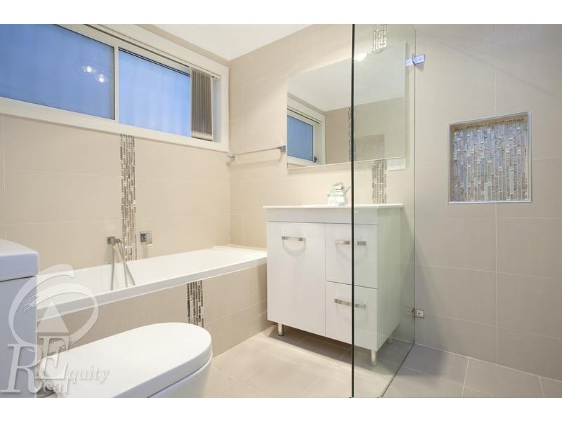 2 Woongarra Crescent, Chipping Norton NSW 2170