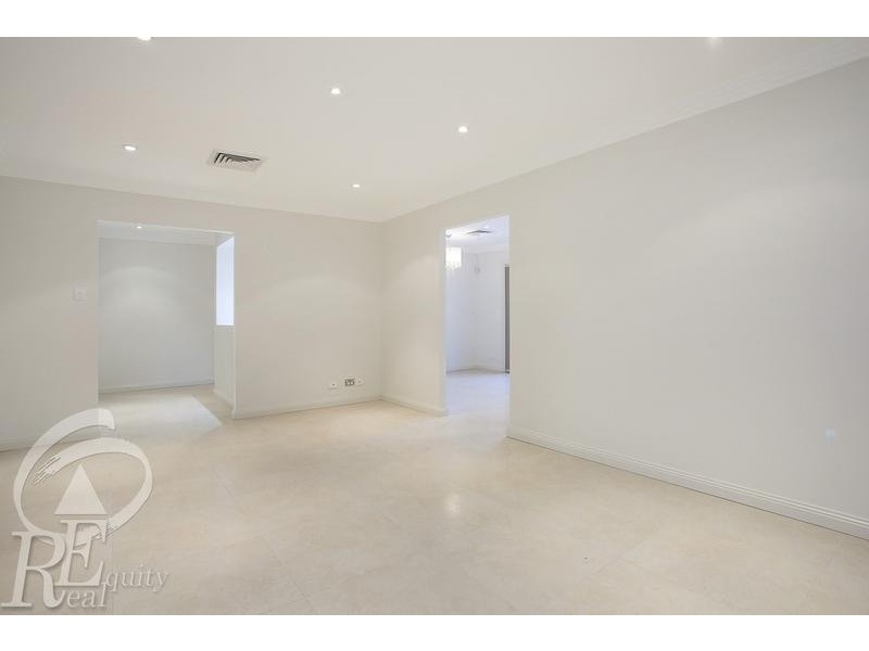 2 Woongarra Crescent, Chipping Norton NSW 2170