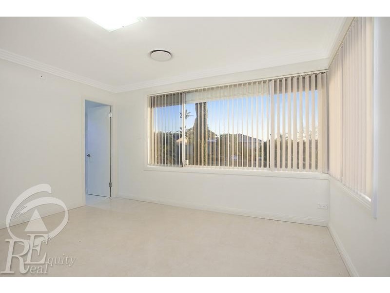 2 Woongarra Crescent, Chipping Norton NSW 2170