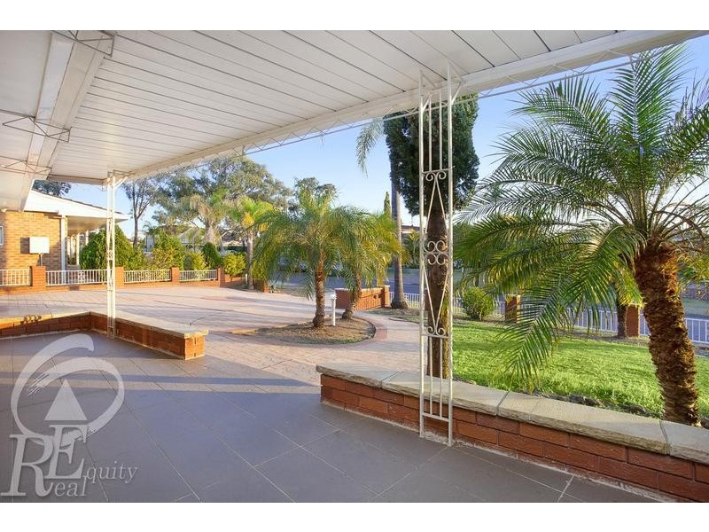 2 Woongarra Crescent, Chipping Norton NSW 2170