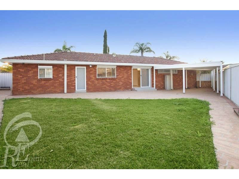 2 Woongarra Crescent, Chipping Norton NSW 2170