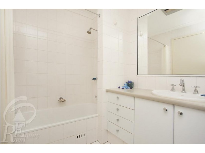 10 Frank Oliveri Drive, Chipping Norton NSW 2170