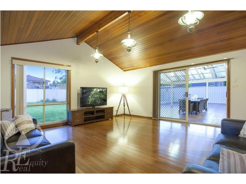 3 Evesham Place, Chipping Norton NSW 2170