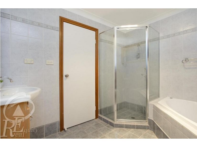 3 Evesham Place, Chipping Norton NSW 2170