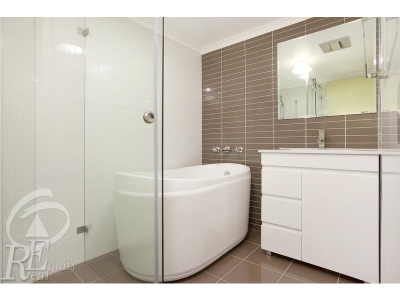 28/4 Mead Drive, Chipping Norton NSW 2170