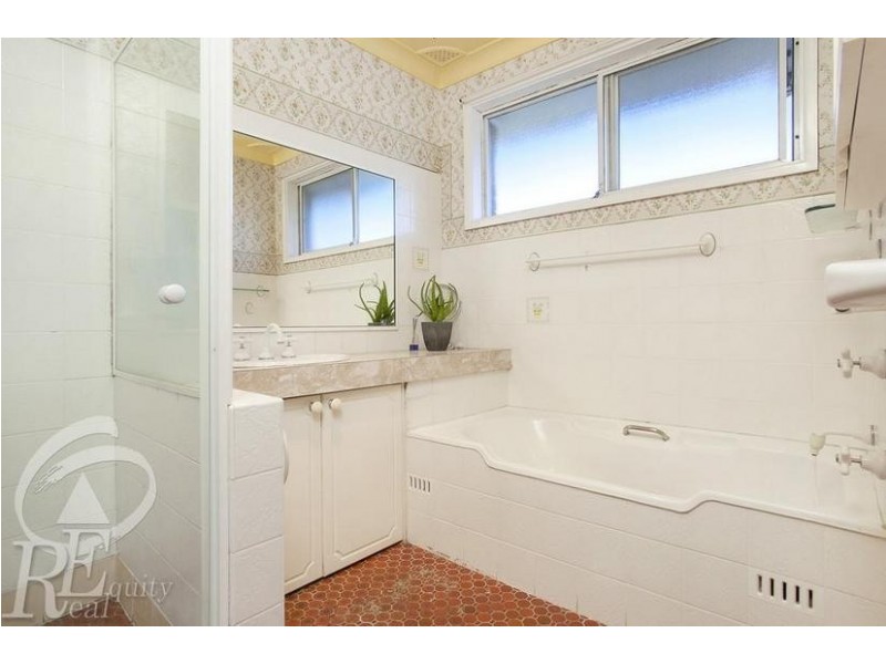 20 Haerse Avenue, Chipping Norton NSW 2170
